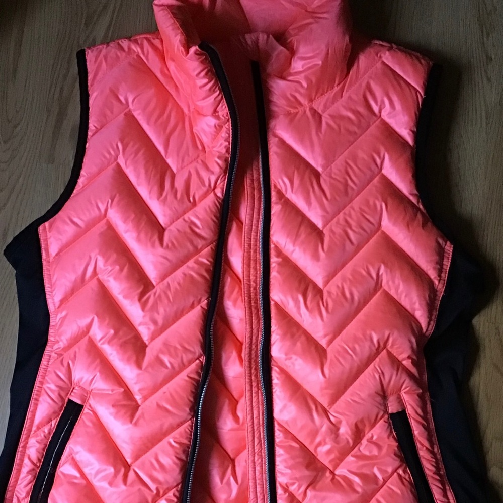 Calvin Klein performance down vest sz.Med LN